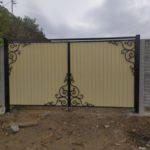 Кровельный работы и ворота в частном доме